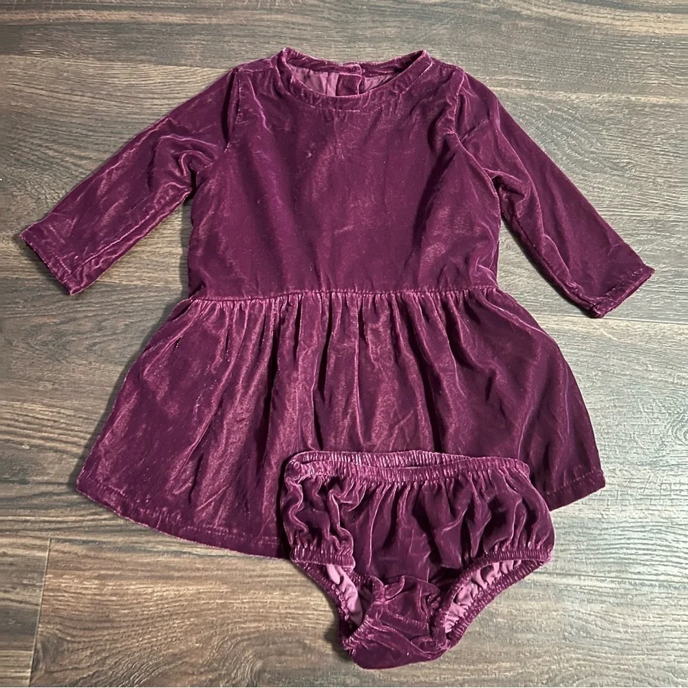 Gymboree baby girls 12-18 months purple velvet dress with bloomers